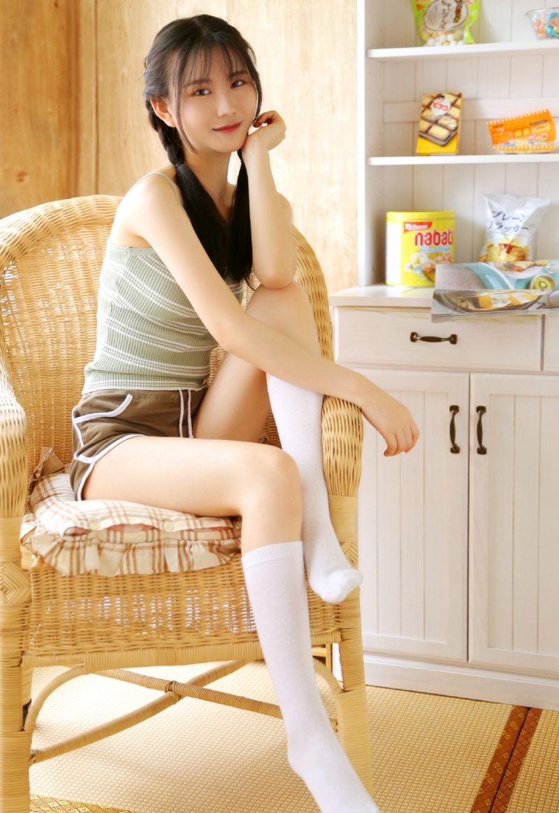 小清新美少女白丝美腿私房写真
