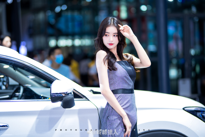 性感短裙美女车模高跟美腿写真