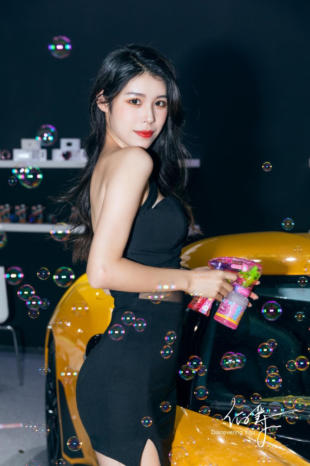 紧身包臀裙车模火辣好身材图片