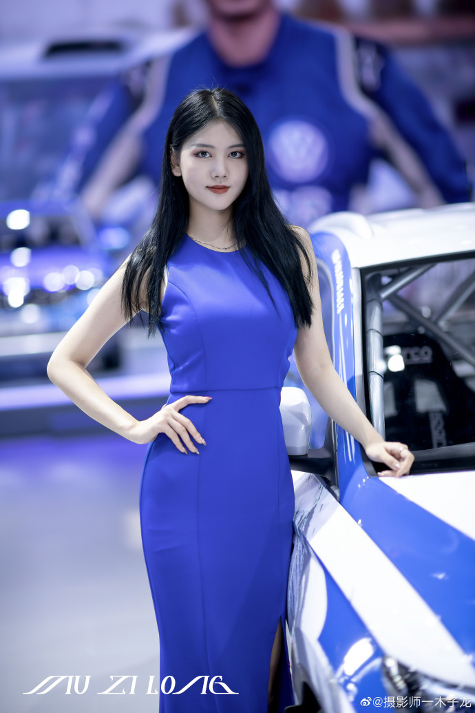 美女车模漂亮脸蛋性感身材私拍