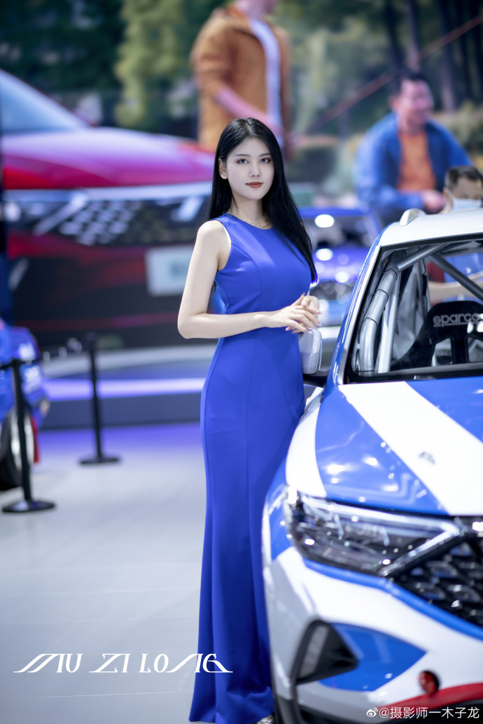 美女车模漂亮脸蛋性感身材私拍