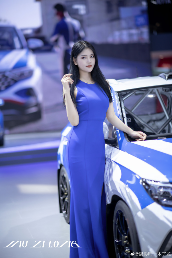 美女车模漂亮脸蛋性感身材私拍