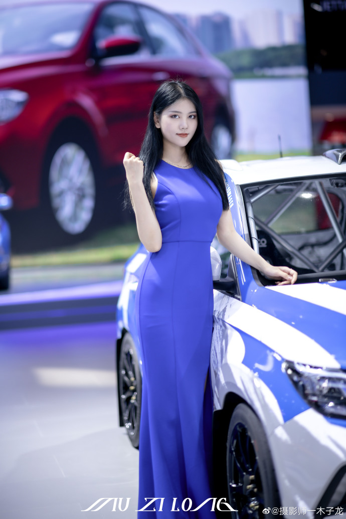 美女车模漂亮脸蛋性感身材私拍