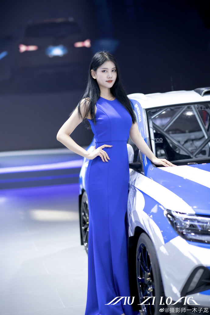 美女车模漂亮脸蛋性感身材私拍