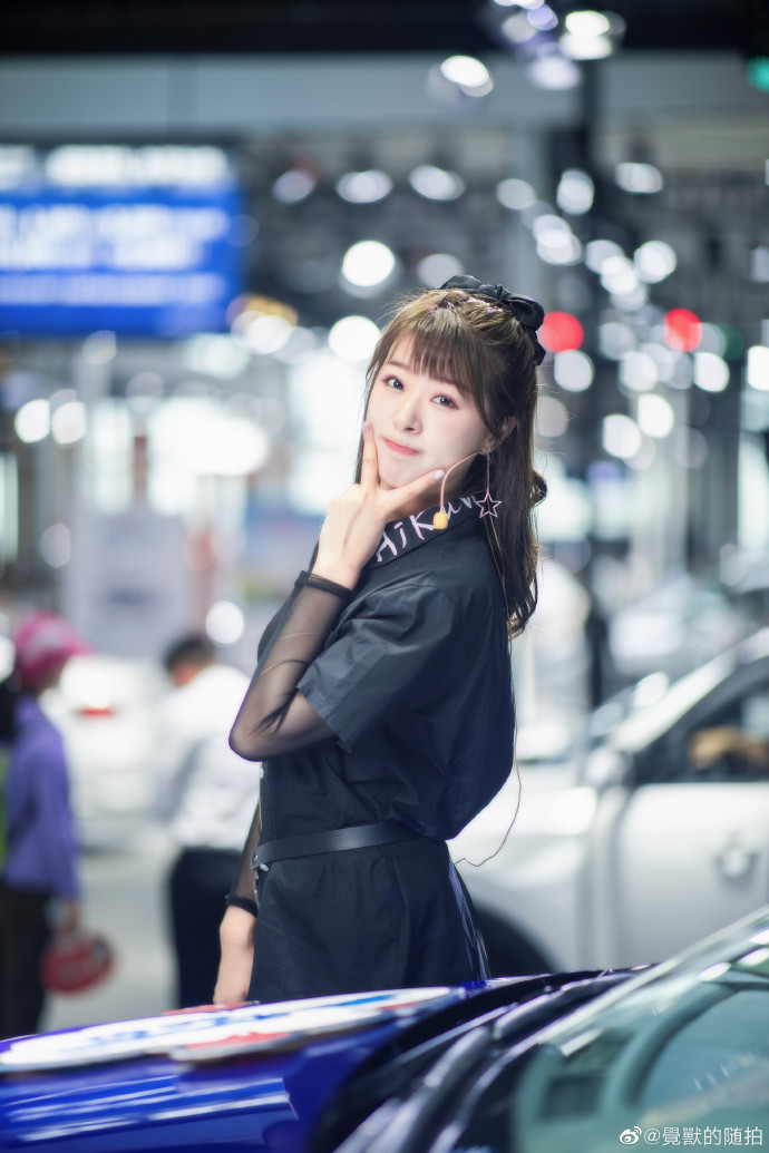 美女车模极品透视细腰诱惑私拍