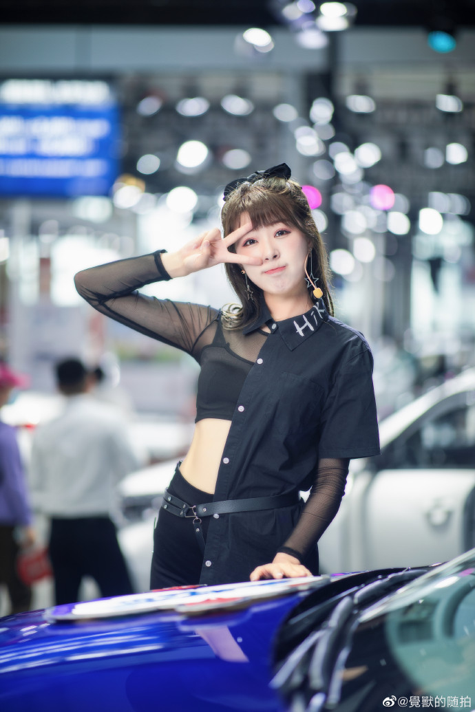 美女车模极品透视细腰诱惑私拍