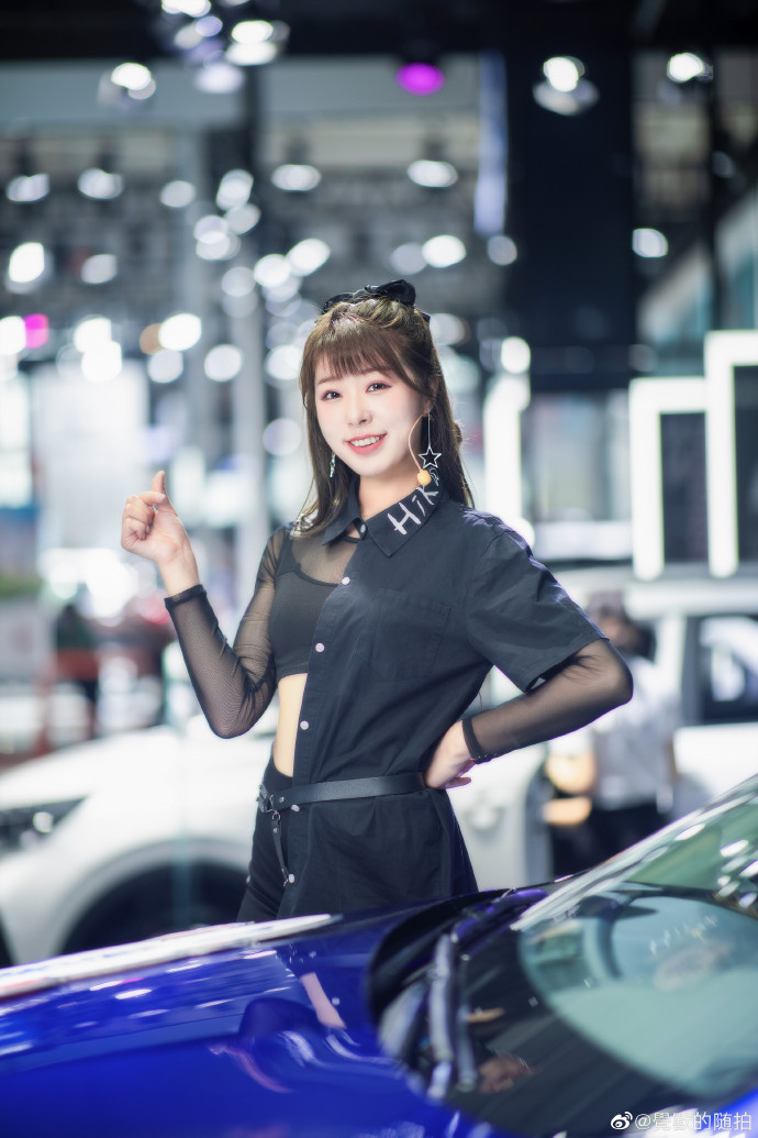 美女车模极品透视细腰诱惑私拍