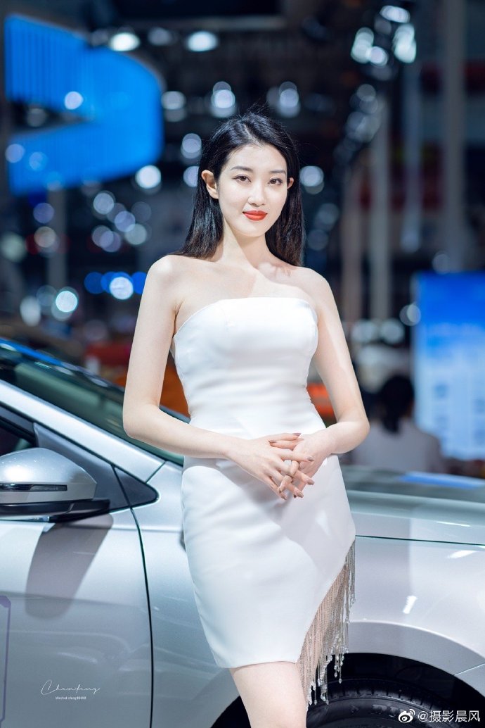 性感美女车模高跟美腿诱惑私拍