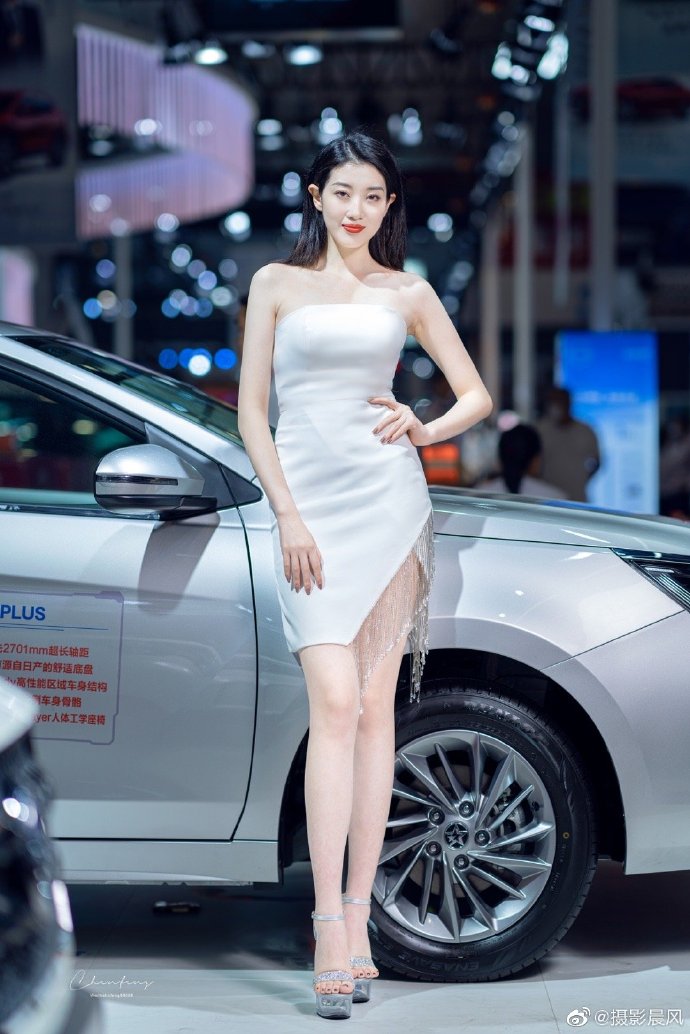 性感美女车模高跟美腿诱惑私拍