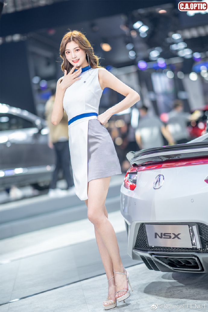 性感短裙美女车模美腿诱惑写真