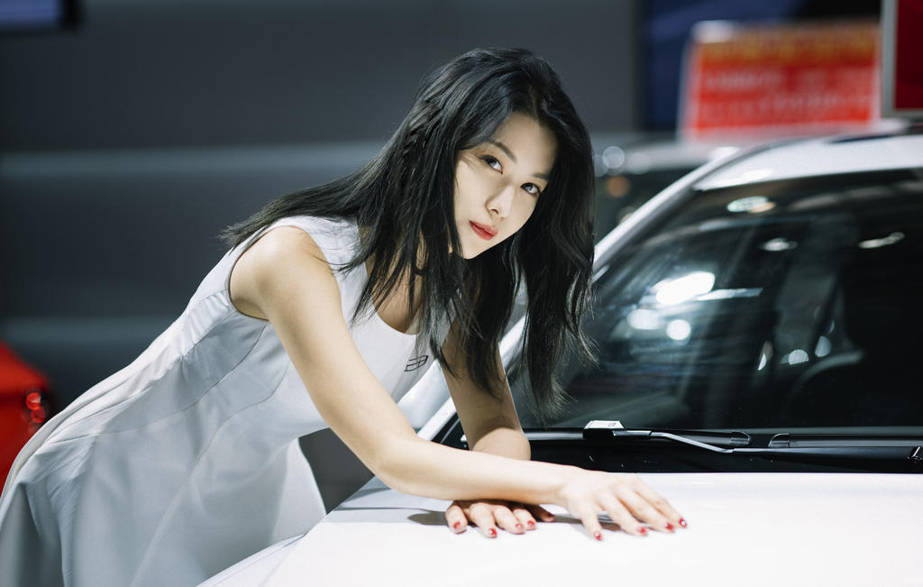 极品销魂美女车模红唇雪肤私拍