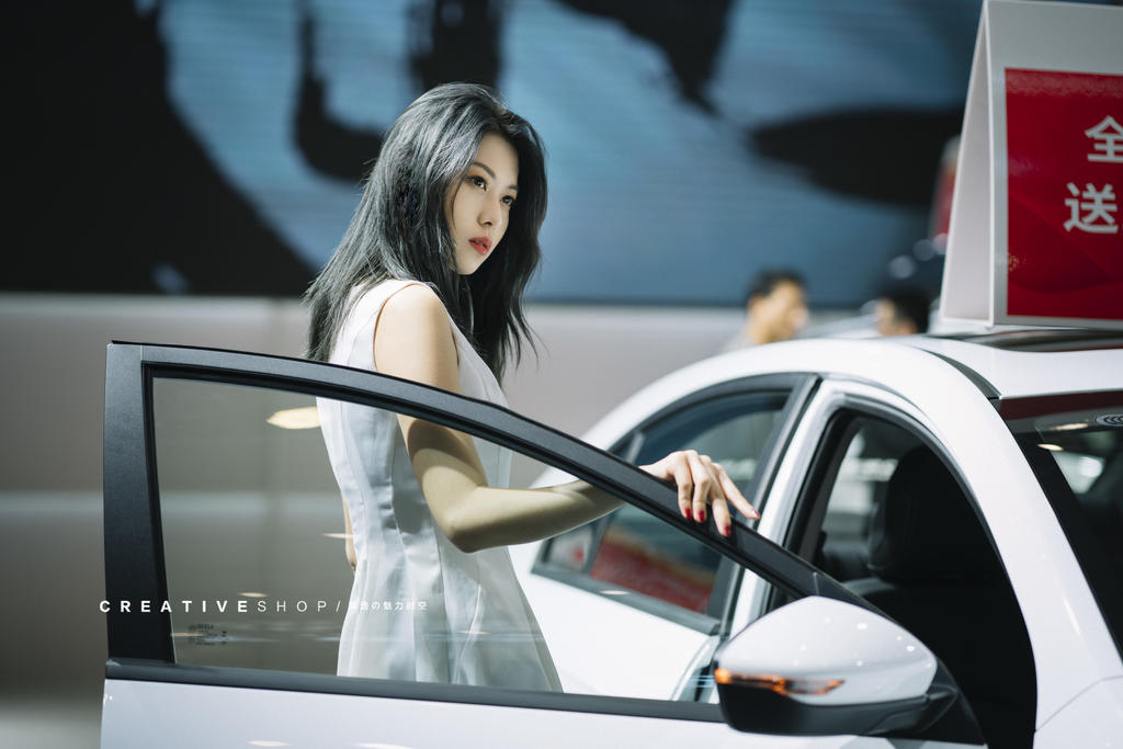 极品销魂美女车模红唇雪肤私拍