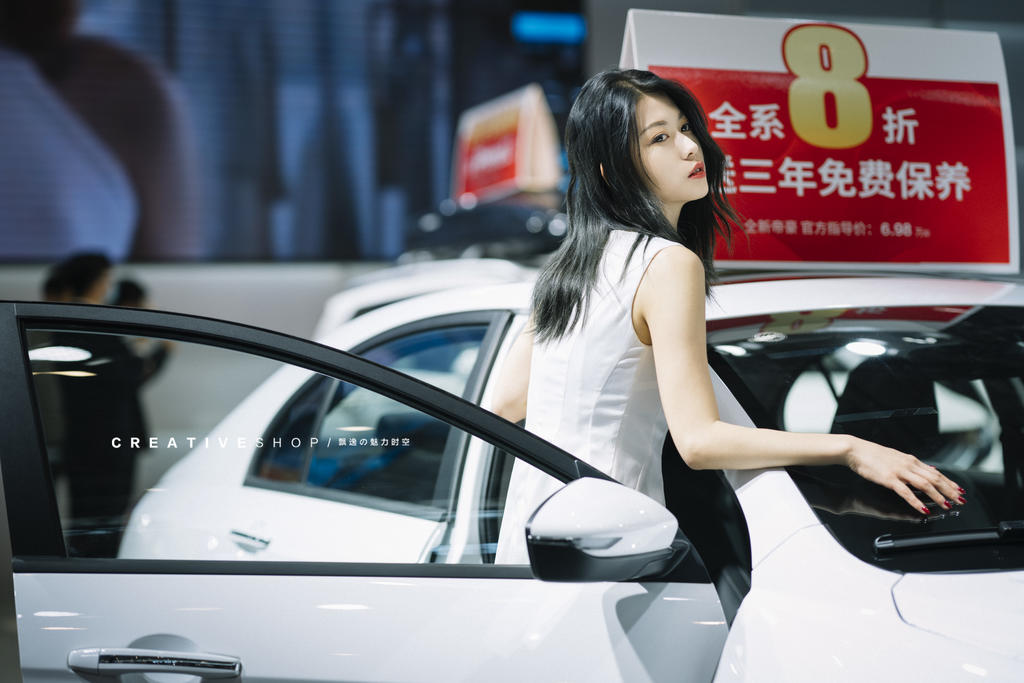 极品销魂美女车模红唇雪肤私拍