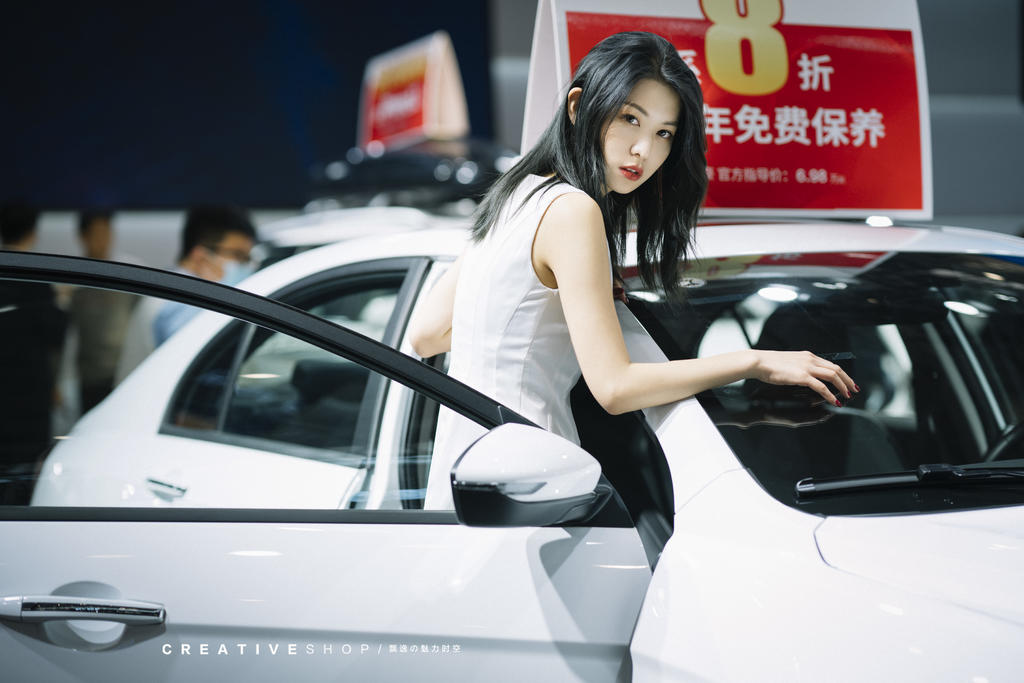 极品销魂美女车模红唇雪肤私拍