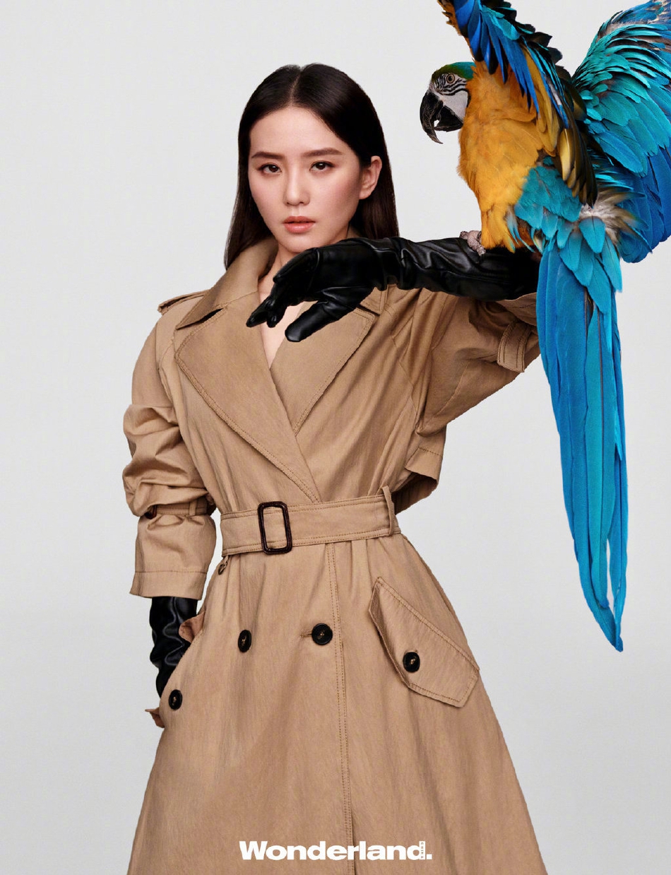 刘诗诗条纹衫棒球帽活力十足写真