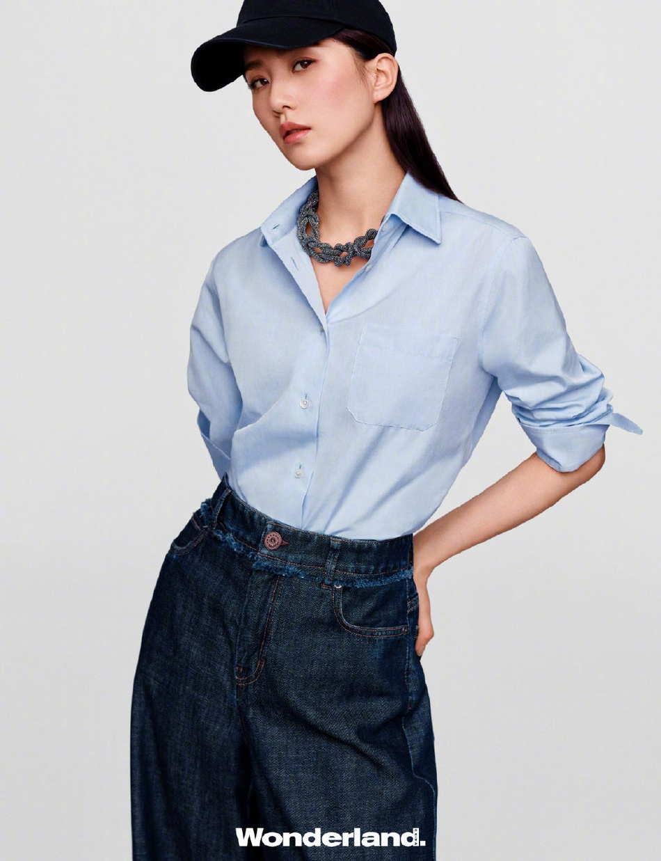 刘诗诗条纹衫棒球帽活力十足写真