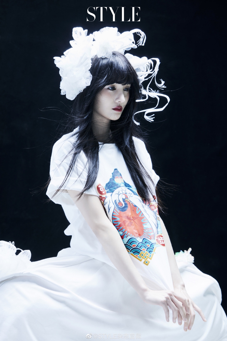 郑爽废弃塑料造型传递公益之心写真