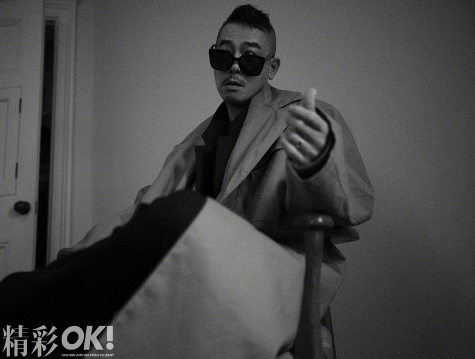 陈小春应采儿变身黑衣人夫妇写真