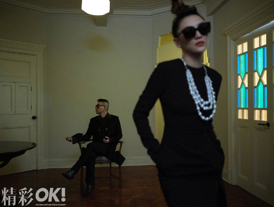 陈小春应采儿变身黑衣人夫妇写真