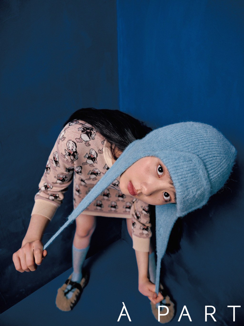 黄多多复古又俏皮表现力满分写真