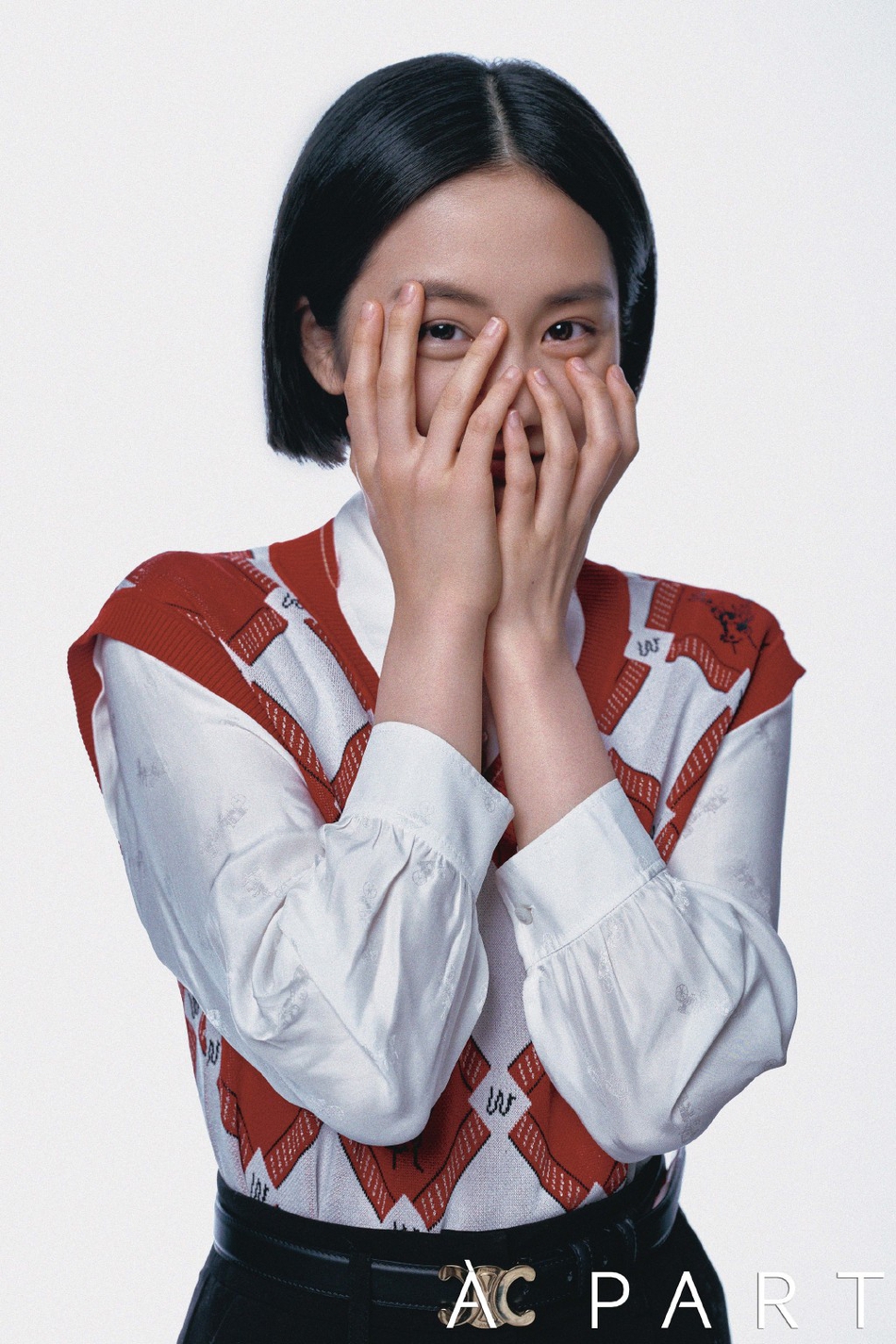 黄多多复古又俏皮表现力满分写真