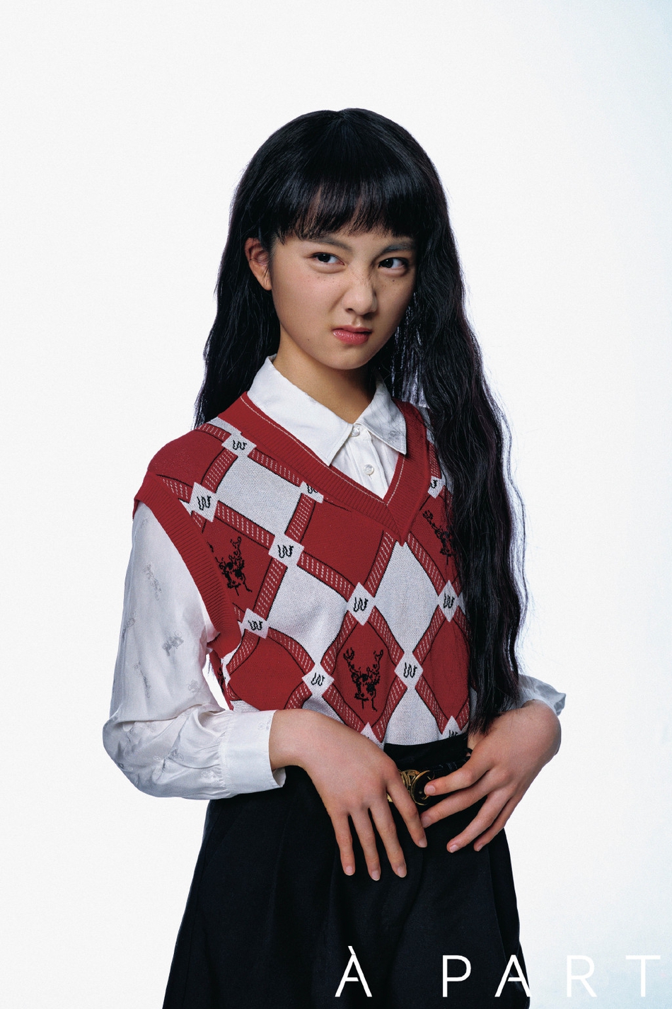 黄多多复古又俏皮表现力满分写真