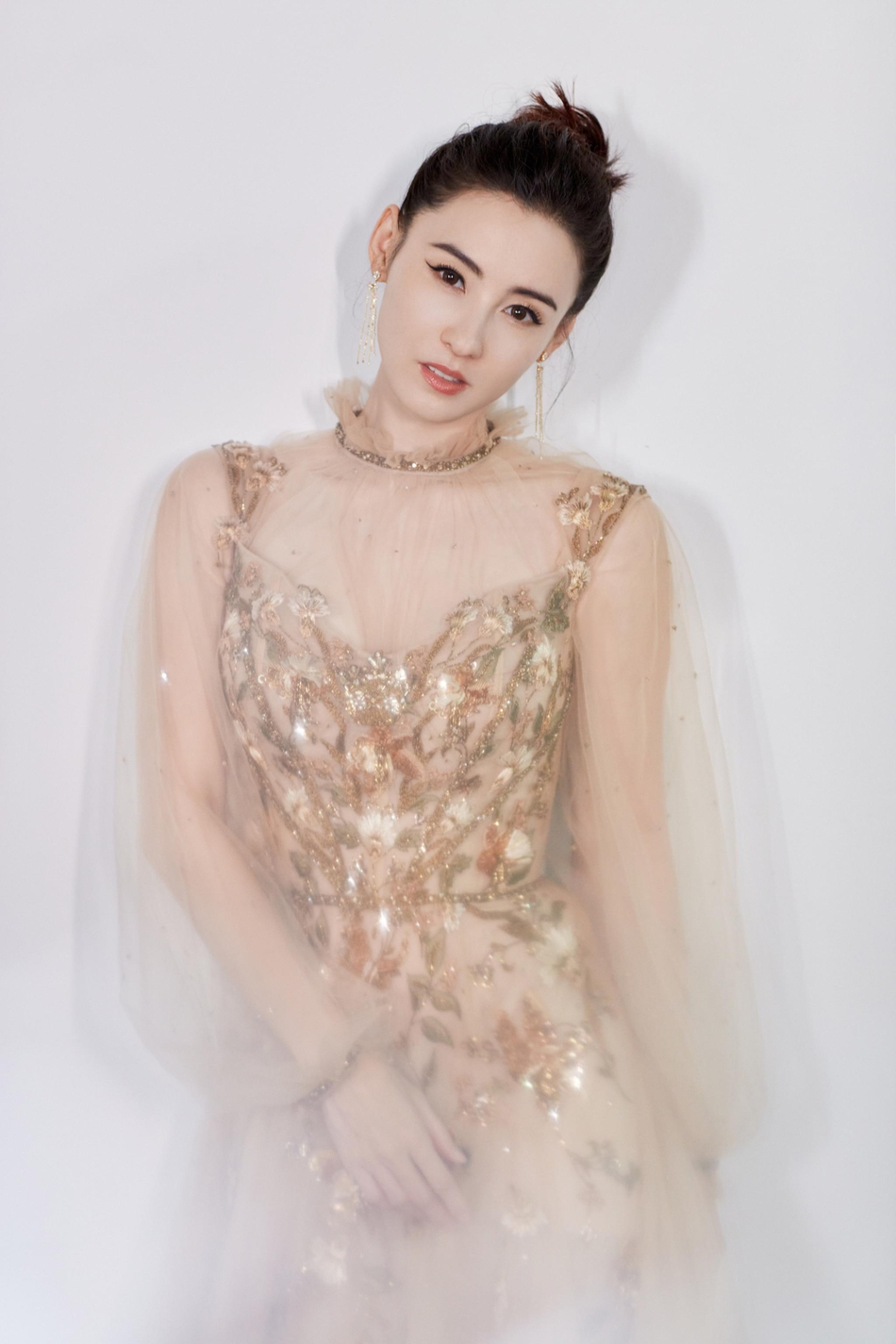 张柏芝薄纱仙花裙仙气十足写真