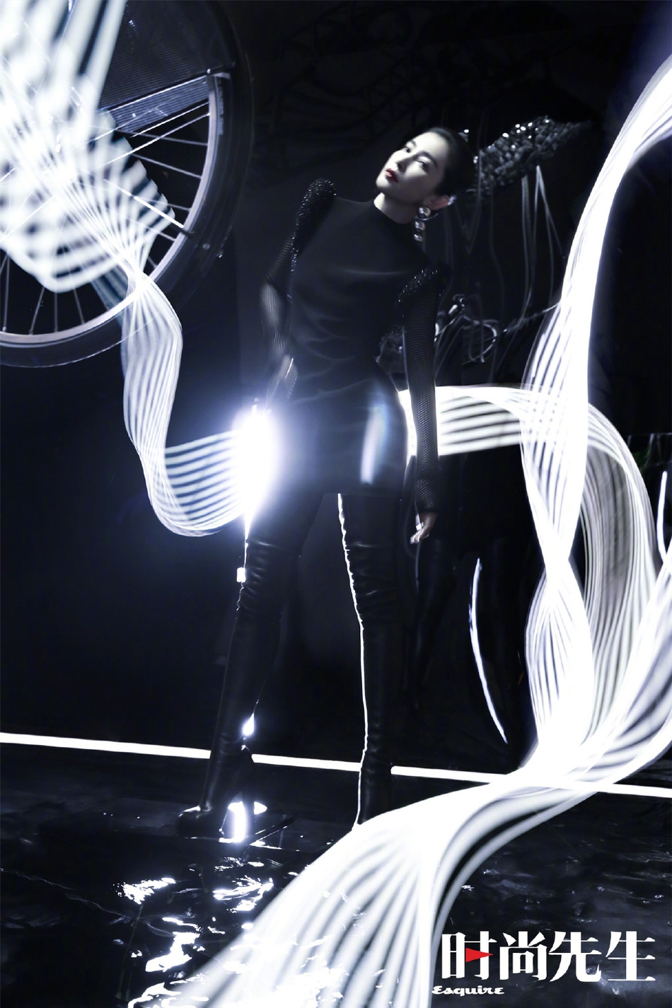 李冰冰科技环保风未来感十足写真