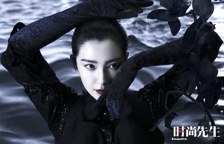 李冰冰科技环保风未来感十足写真