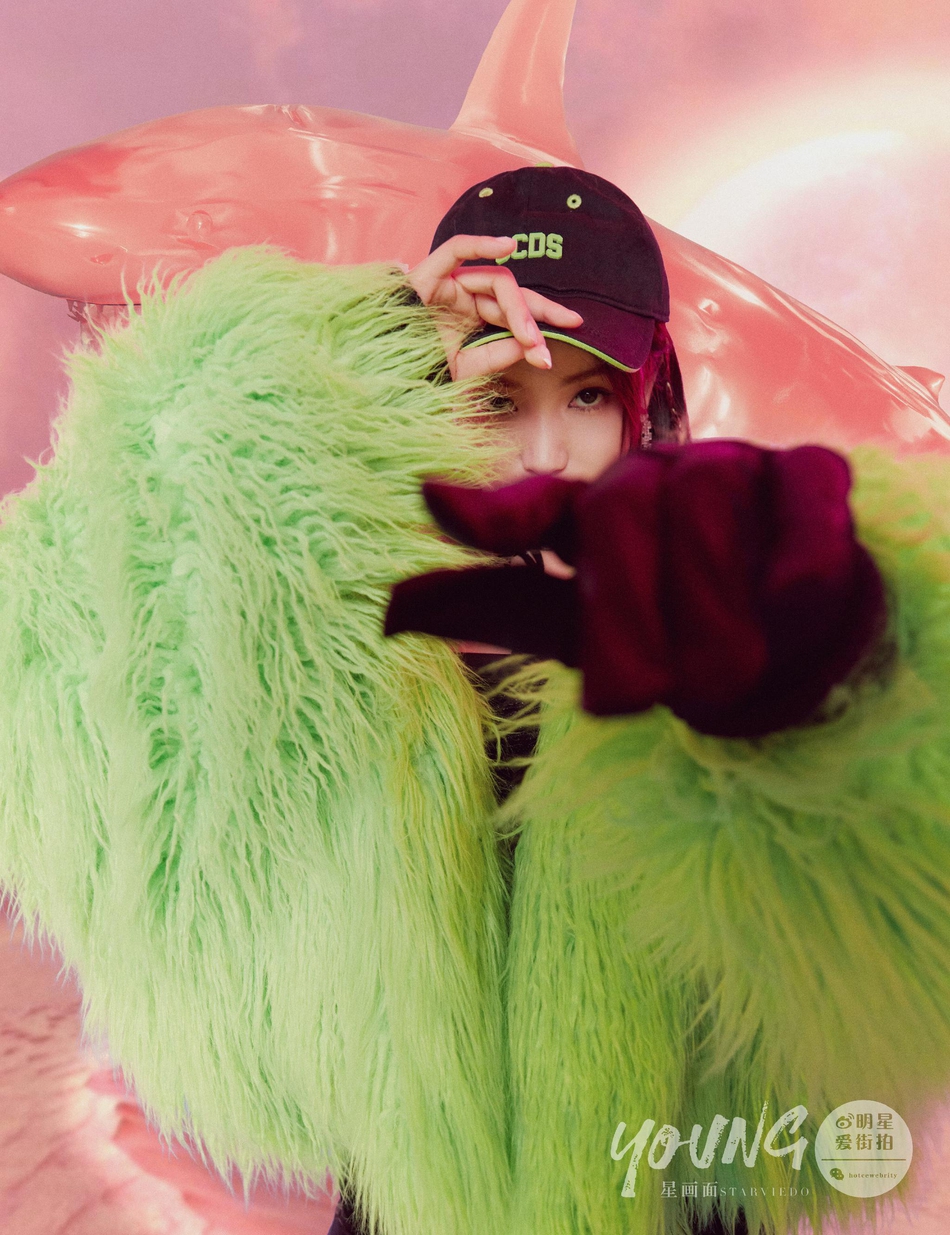 林小宅双马尾变身叛逆少女写真