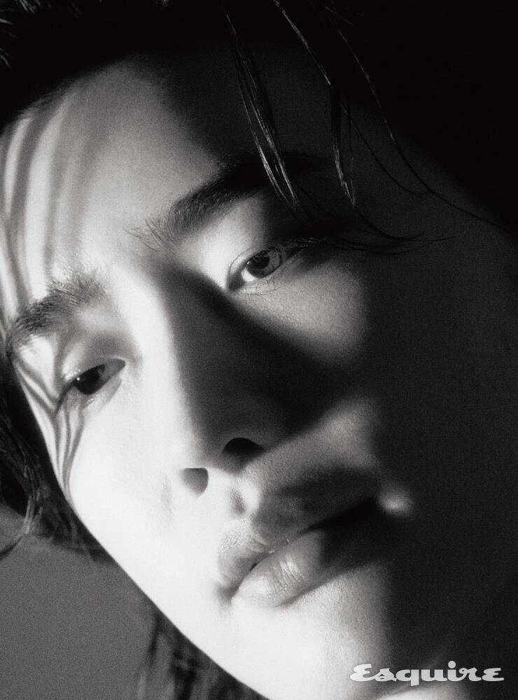 李钟硕中长发慵懒迷人时尚写真