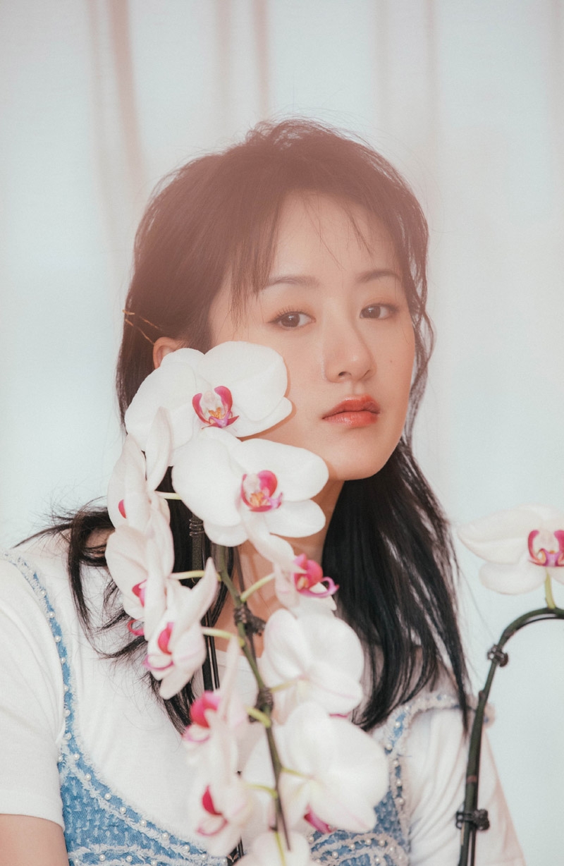 袁冰妍T恤吊带裙少女感满满写真