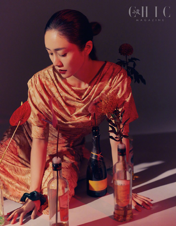 刘芸复古造型化身摩登女郎写真