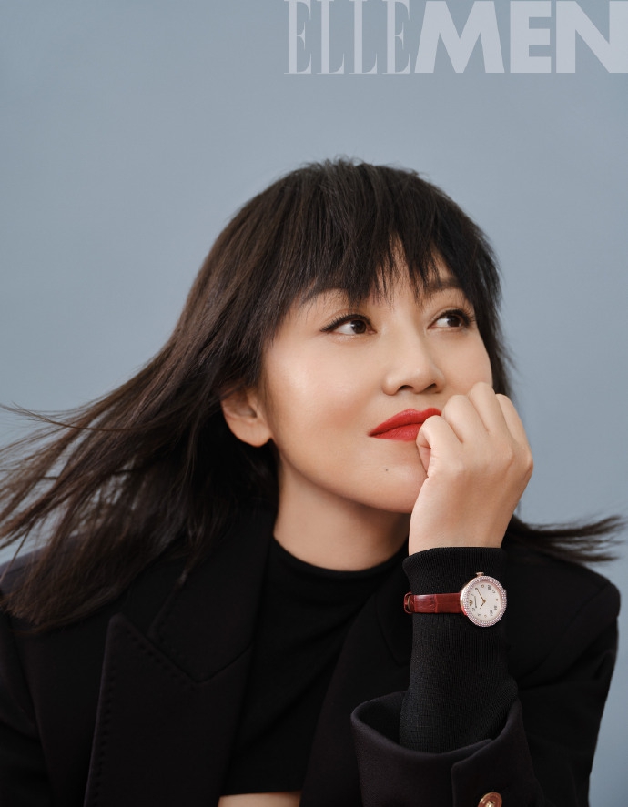 闫妮暗黑氛围彰显女性魅力写真