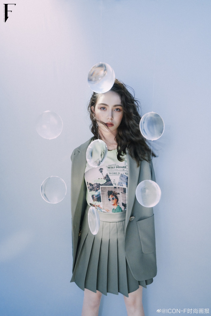 昆凌百变造型尽显温柔气质写真