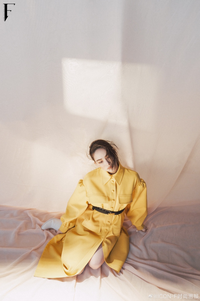 昆凌百变造型尽显温柔气质写真