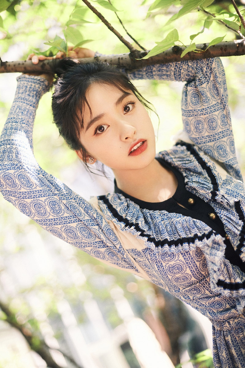 沈月青花瓷连衣裙清新灵动写真