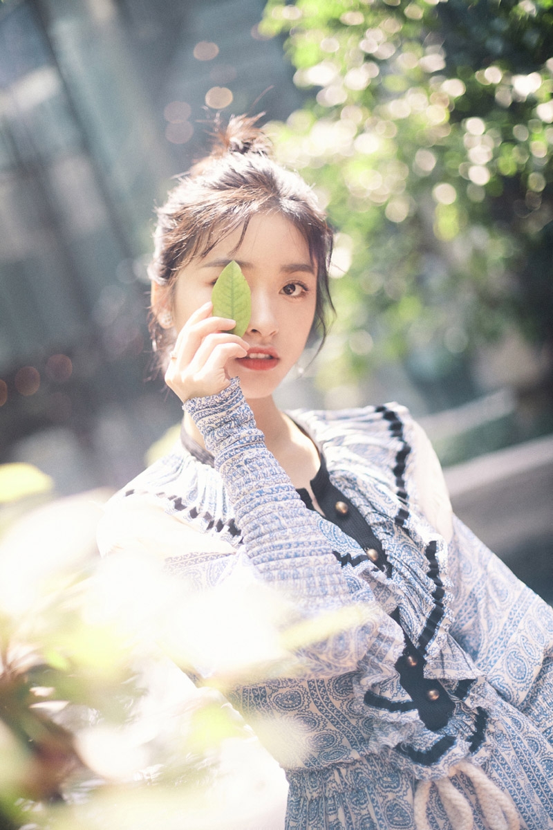 沈月青花瓷连衣裙清新灵动写真