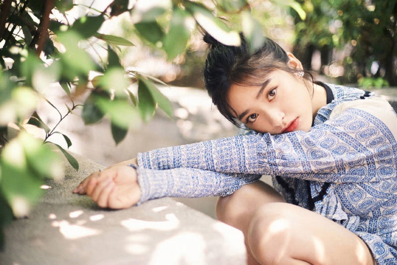 沈月青花瓷连衣裙清新灵动写真