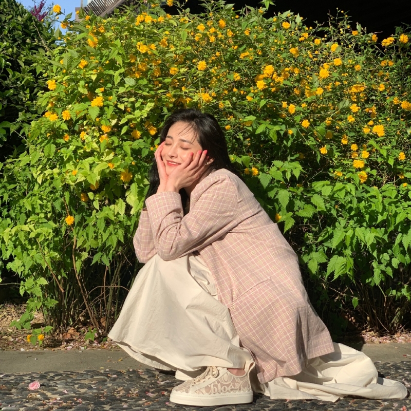 周洁琼漫步樱花树下清新文艺写真