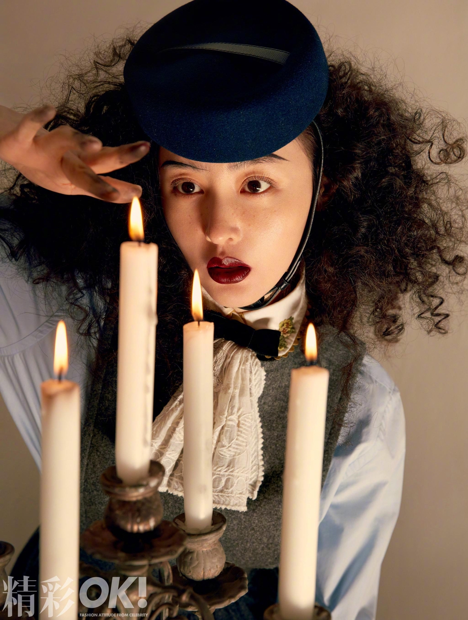 张天爱羊毛卷造型复古又妩媚写真