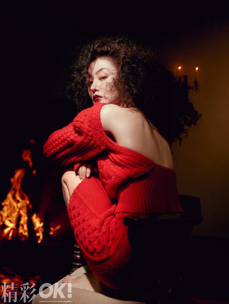 张天爱羊毛卷造型复古又妩媚写真