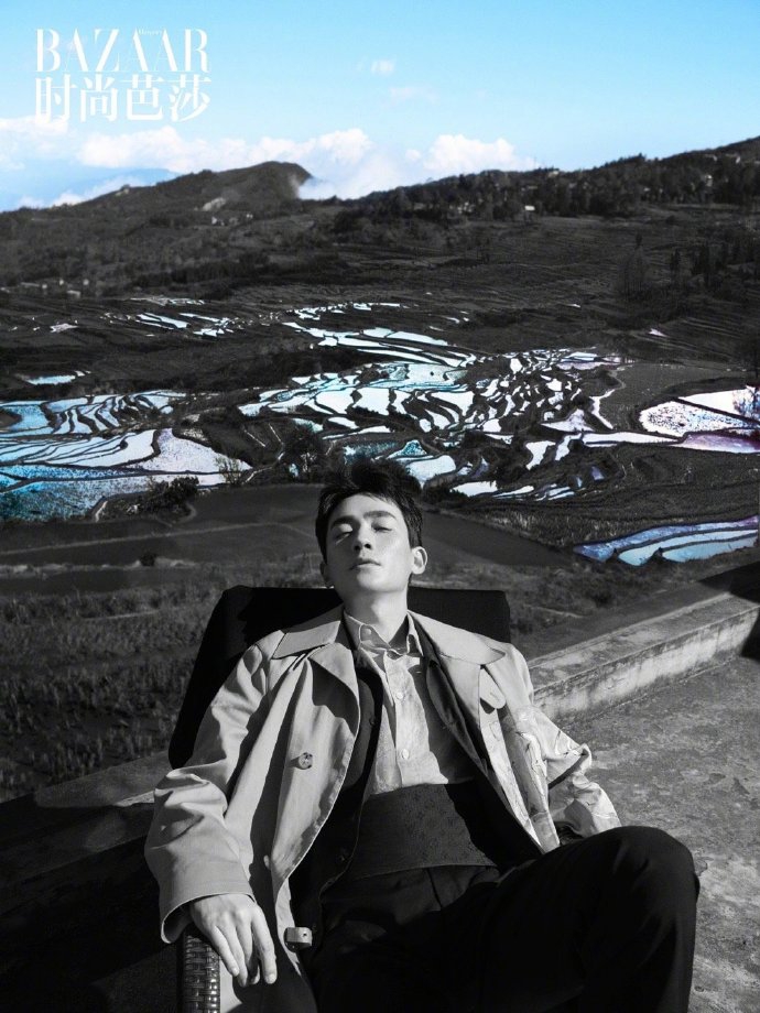 朱一龙置身田野间满满治愈感写真