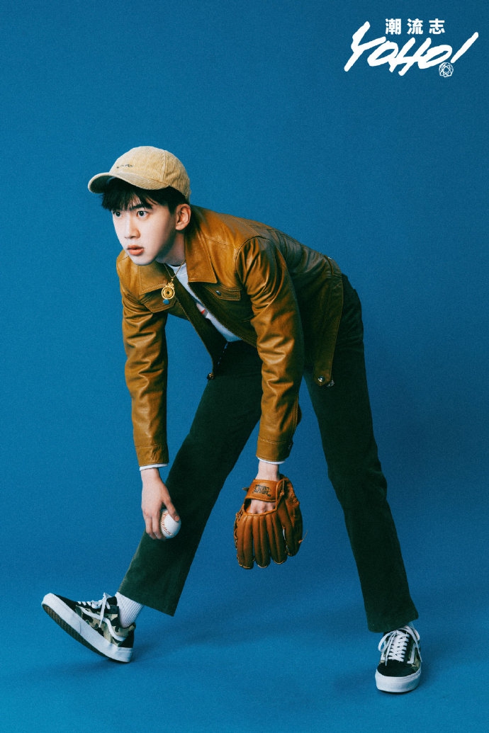 费启鸣复古穿搭活力十足时尚写真