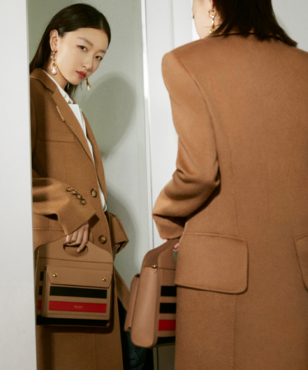 周冬雨高贵气质演绎冬日时尚写真