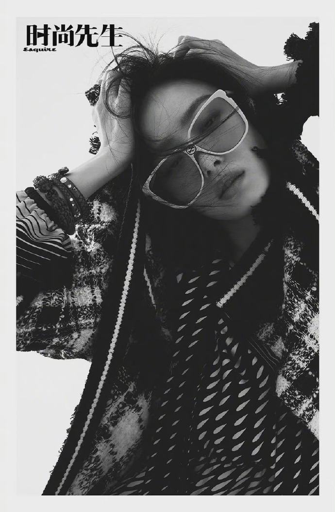 倪妮干练短发尽显野性妩媚写真