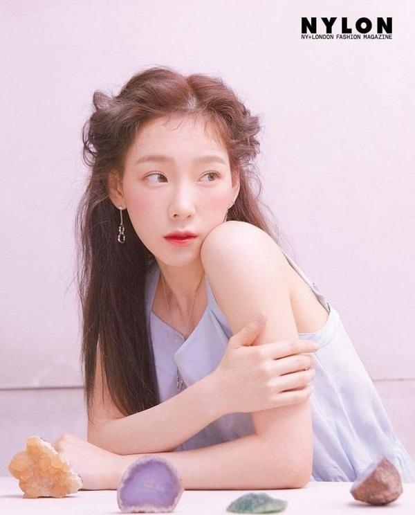 金泰妍化身小精灵仙气十足写真