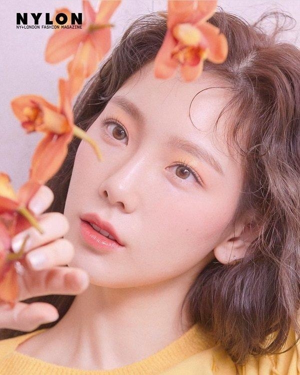 金泰妍化身小精灵仙气十足写真