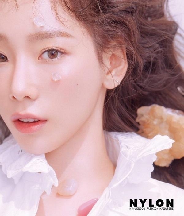 金泰妍化身小精灵仙气十足写真