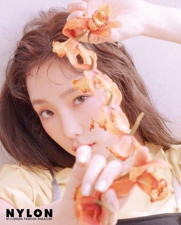 金泰妍化身小精灵仙气十足写真